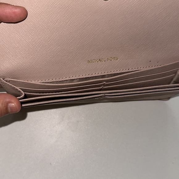 Blush micheal kors wallet - Picture 4 of 7